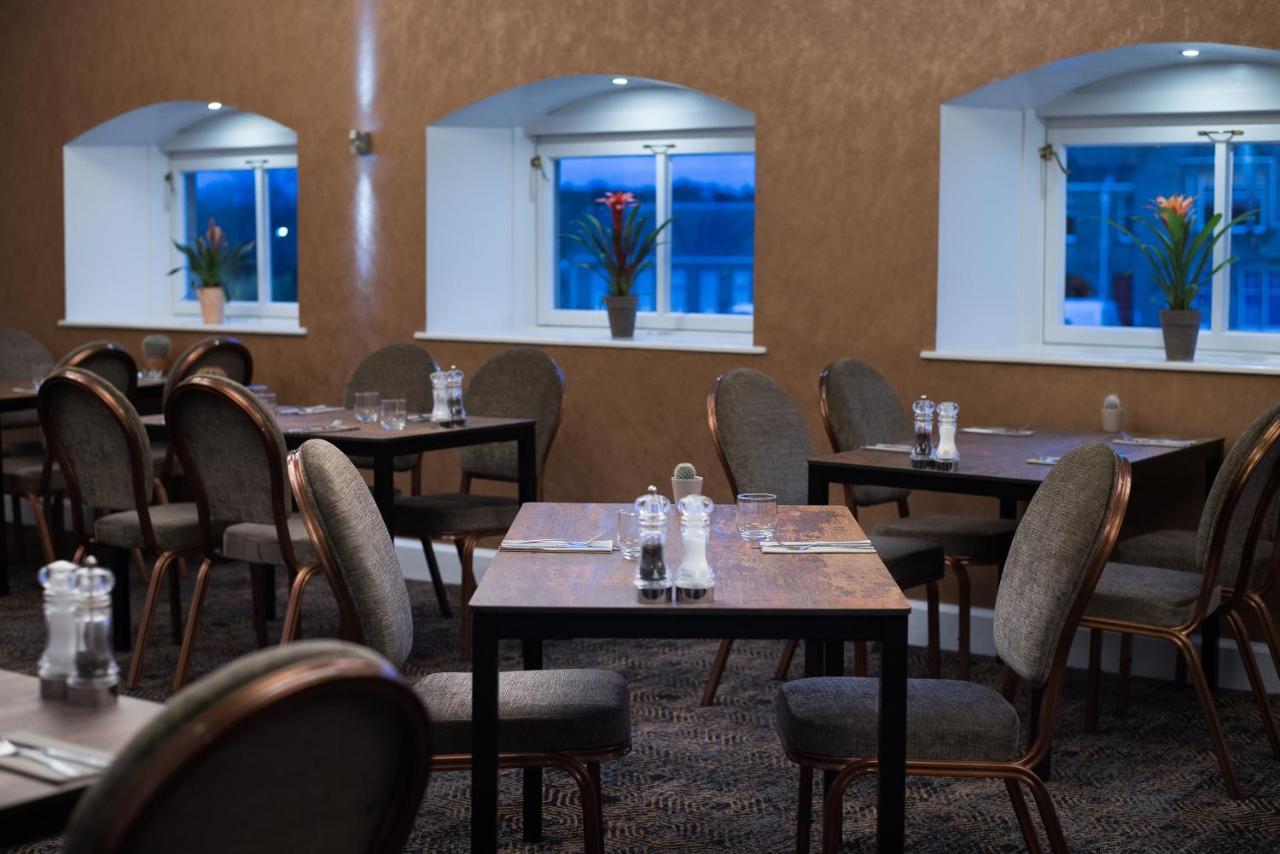Laichmoray Hotel Елджин Екстериор снимка