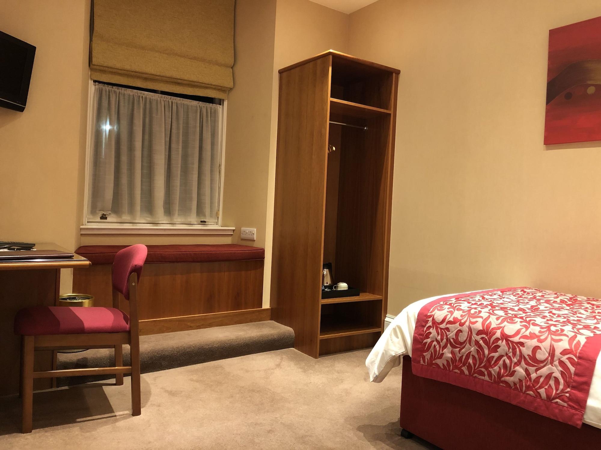 Laichmoray Hotel Елджин Екстериор снимка
