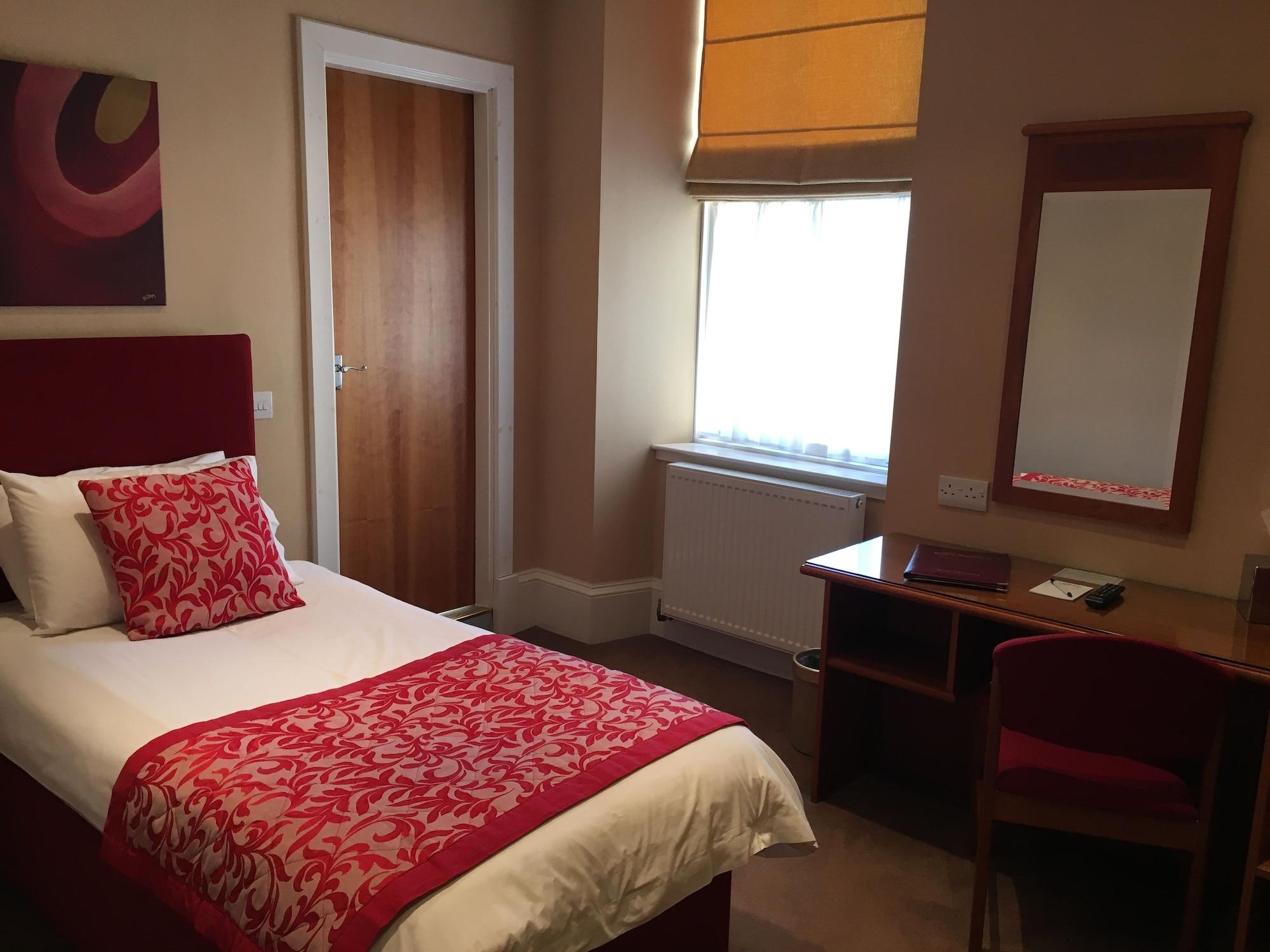 Laichmoray Hotel Елджин Екстериор снимка