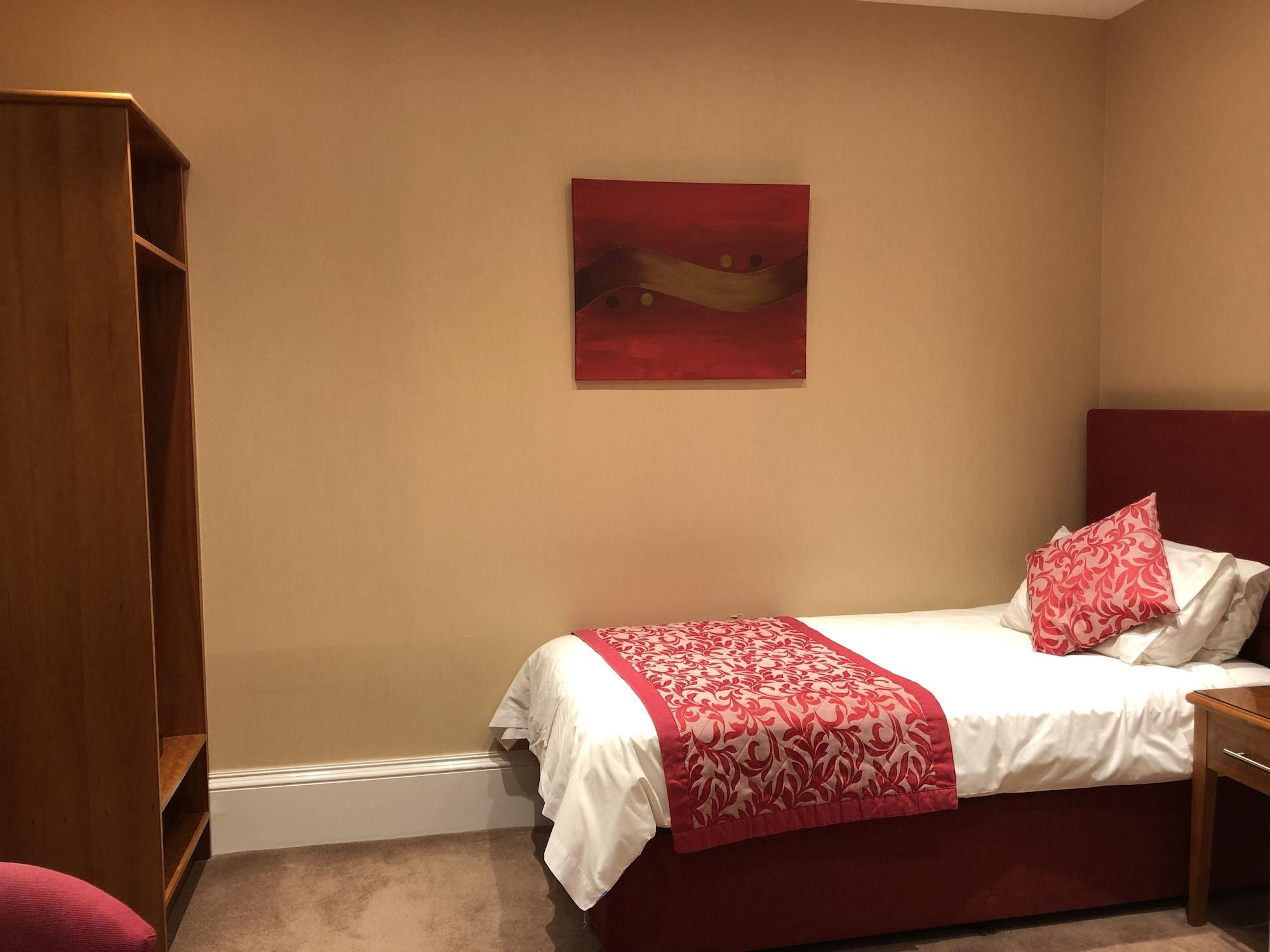 Laichmoray Hotel Елджин Екстериор снимка