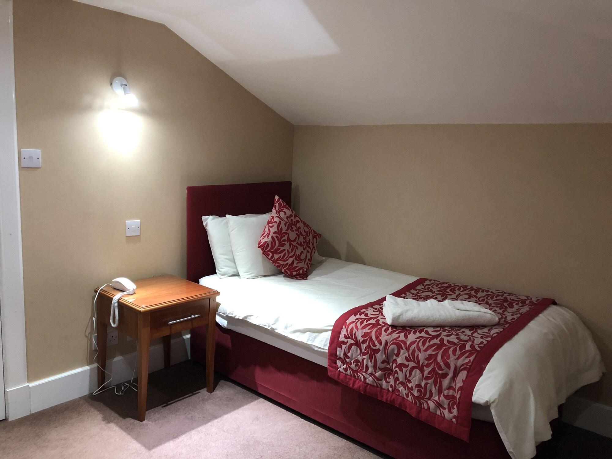 Laichmoray Hotel Елджин Екстериор снимка