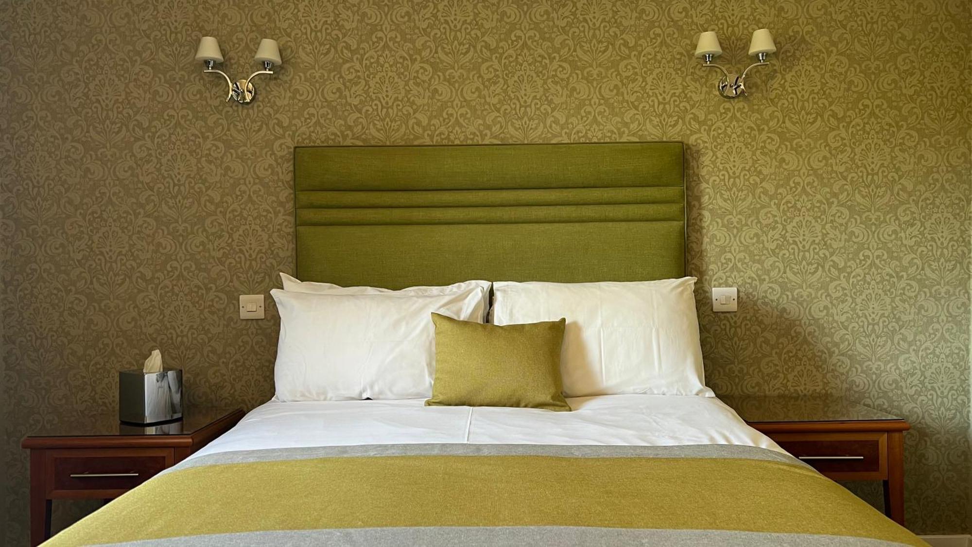 Laichmoray Hotel Елджин Екстериор снимка
