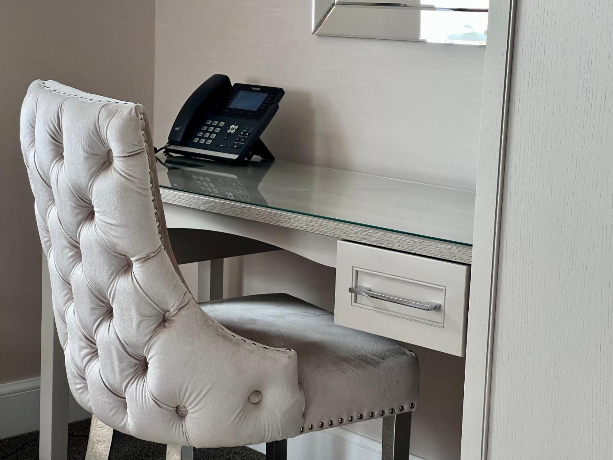 Laichmoray Hotel Елджин Екстериор снимка