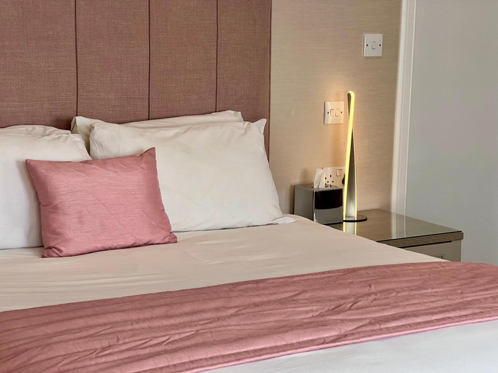 Laichmoray Hotel Елджин Екстериор снимка