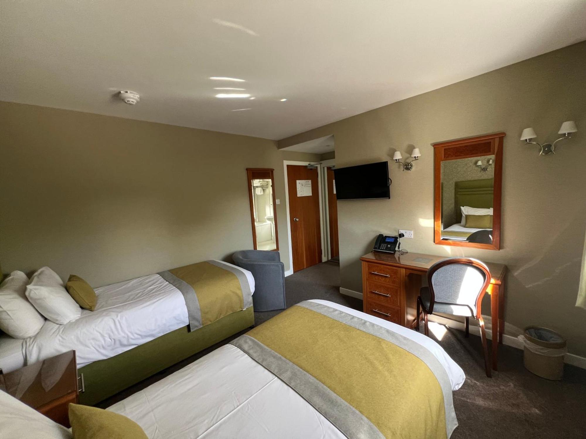 Laichmoray Hotel Елджин Екстериор снимка