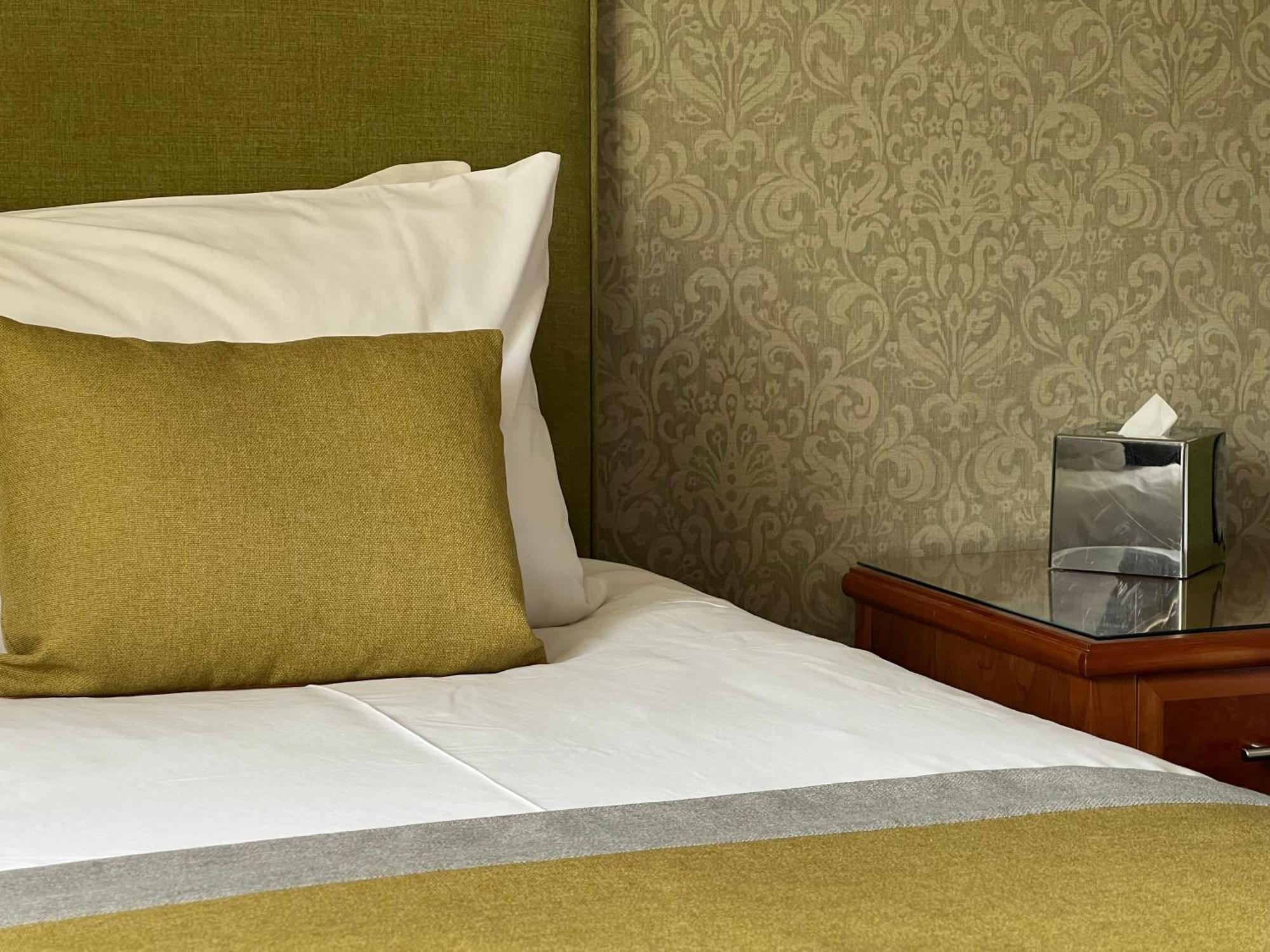 Laichmoray Hotel Елджин Екстериор снимка