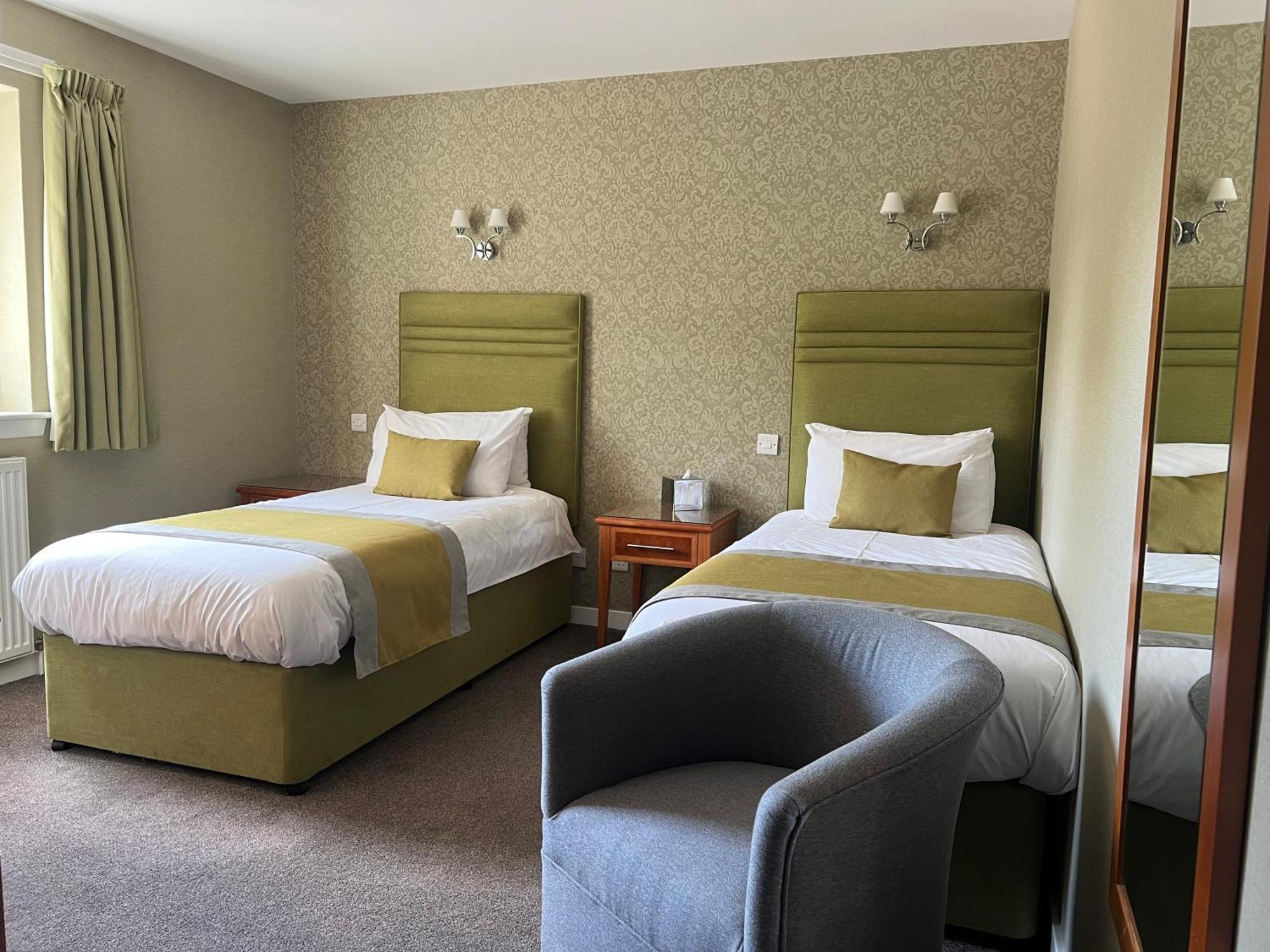Laichmoray Hotel Елджин Екстериор снимка